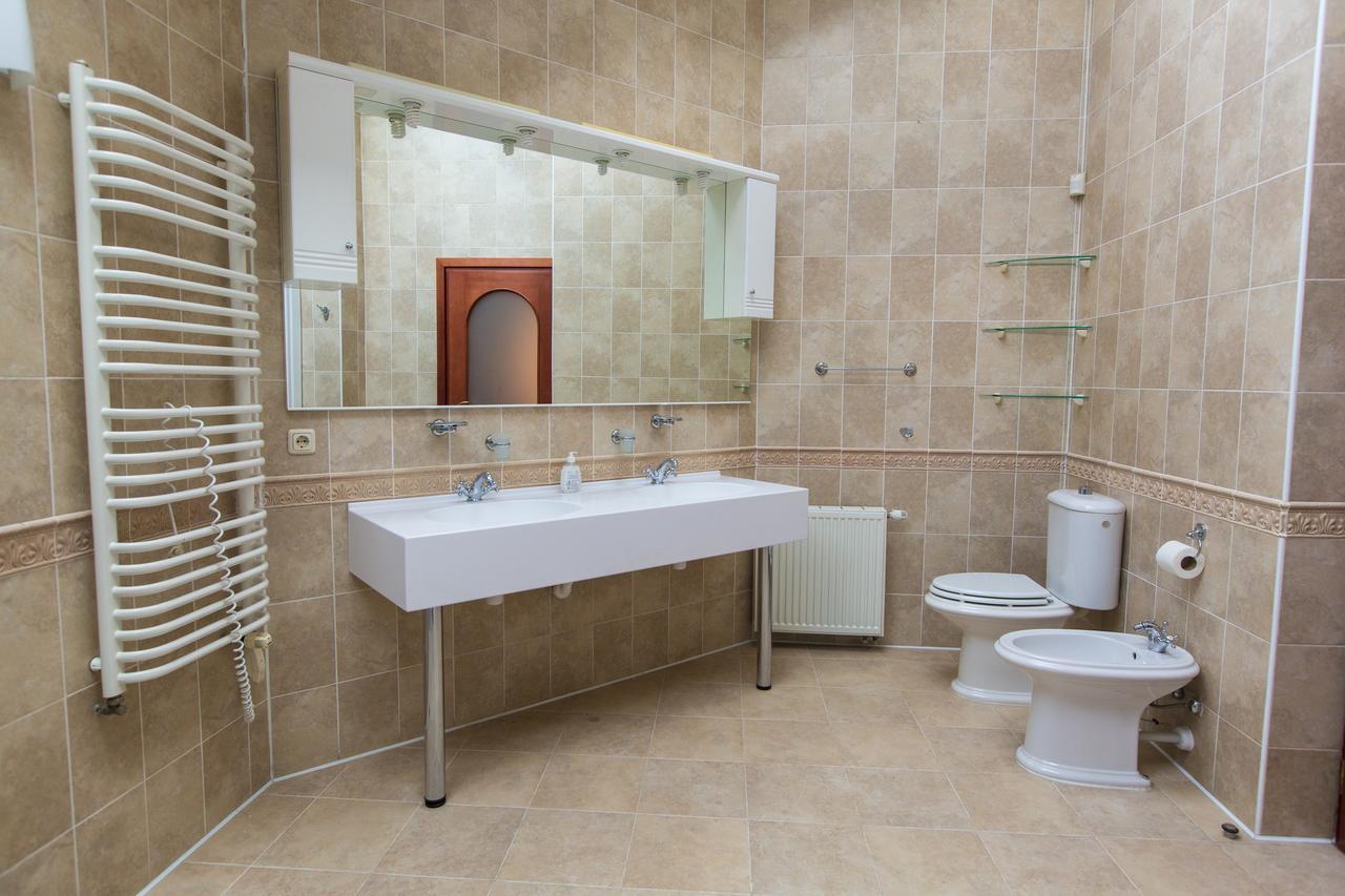 10 Rooms Lviv Exterior photo