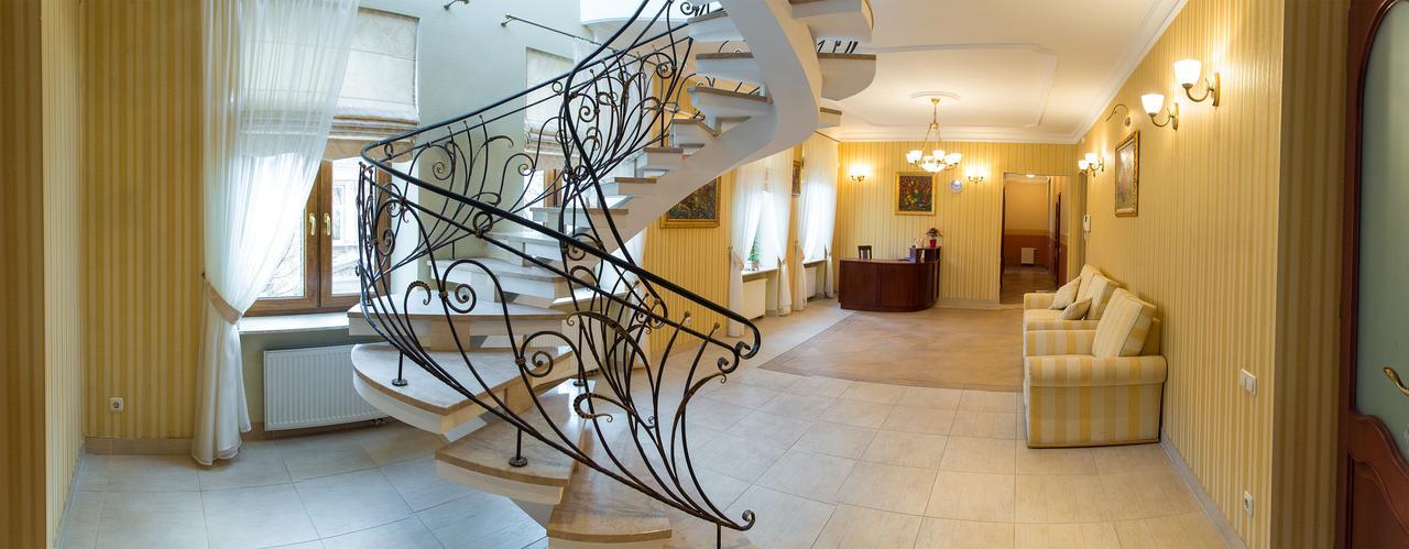 10 Rooms Lviv Exterior photo